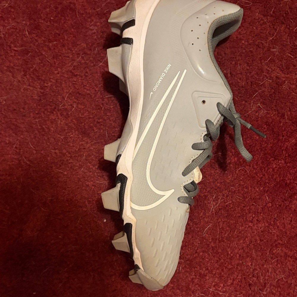 Nike Hyper-diamond Cleats for softball. - Picture 4 of 9